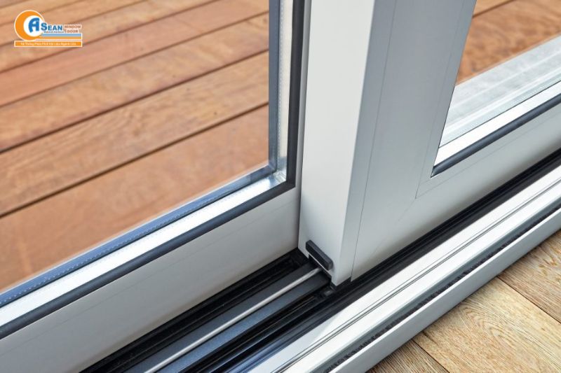 Cách thay bánh xe cửa lùa nhôm