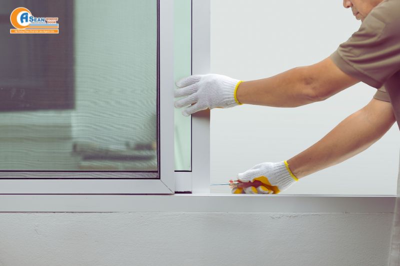 Khóa cửa sổ lùa
