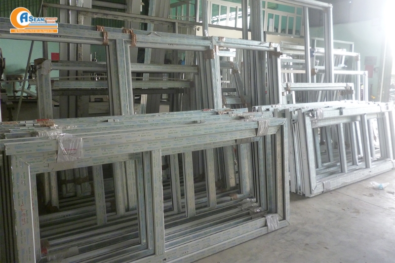 Cửa nhựa lõi thép bao nhiêu 1m2