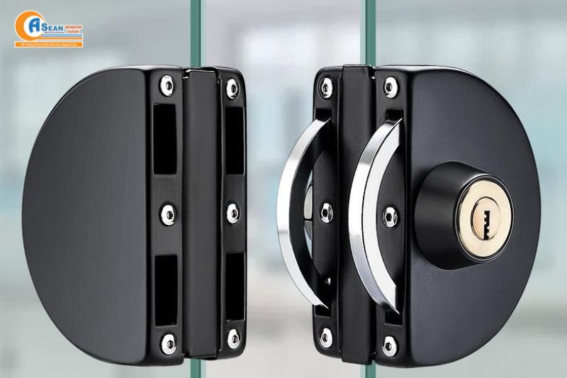 khóa cửa lùa 2 cánh