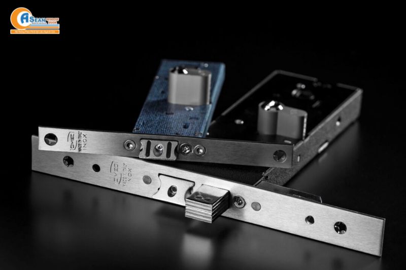 khóa cửa sổ lùa hệ 55